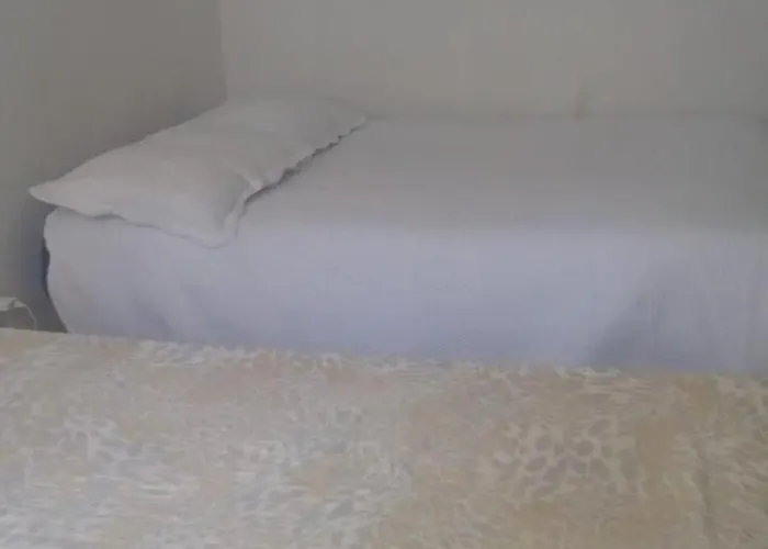 Quarto Amplo Em Copacabana